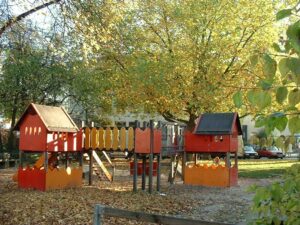 Spielplatz auf dem Jina-Mahsa-Amini-Platz