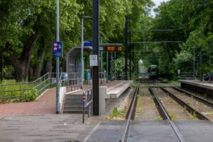 Hochbahnsteig Vahrenheider Markt