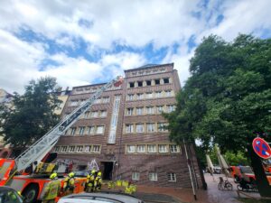 Einsatz der Feuerwehr in der Stephanusstraße im Stadtteil Linden-Mitte